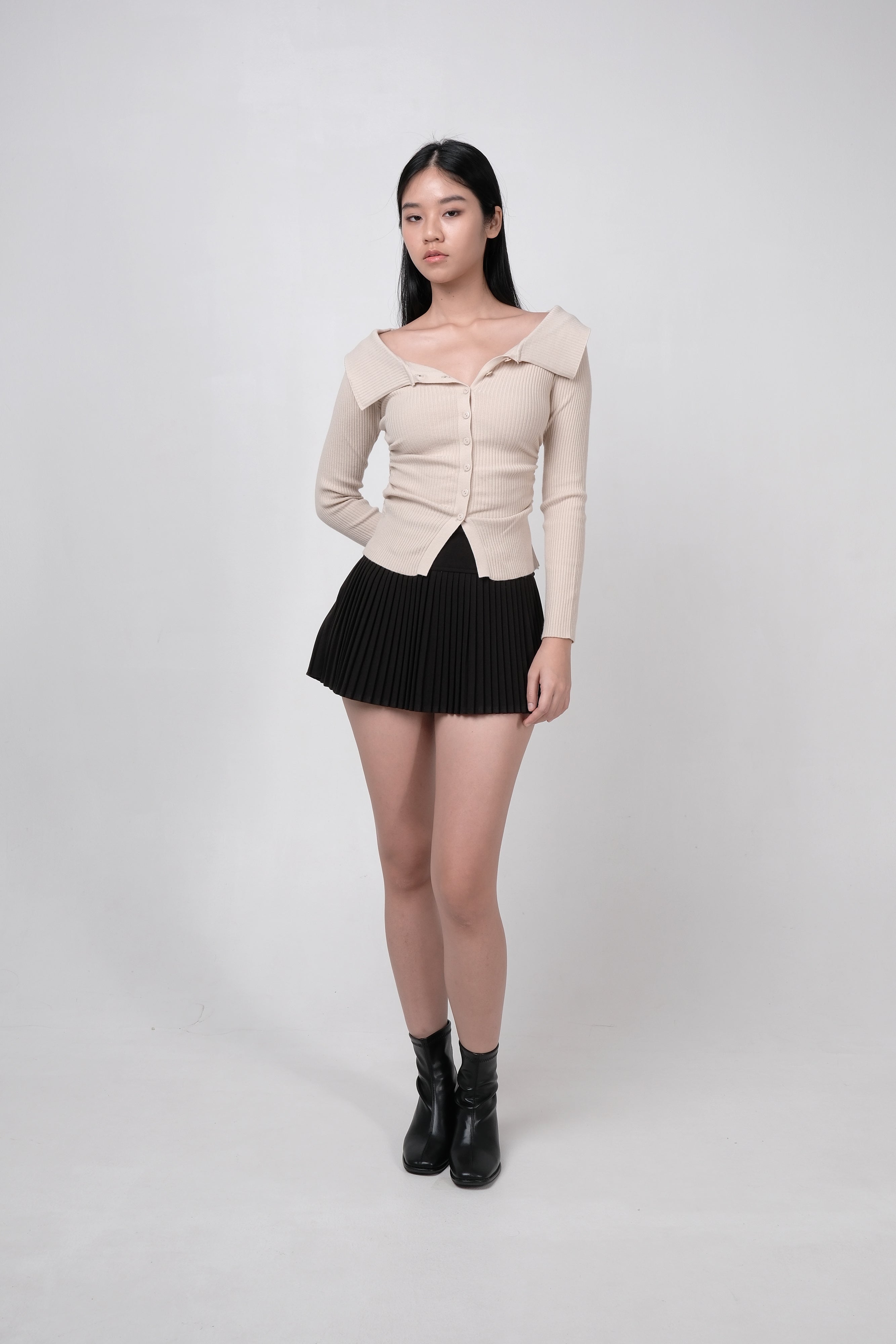 AMELIA LONG SLEEVE BUTTON TOP (BEIGE)