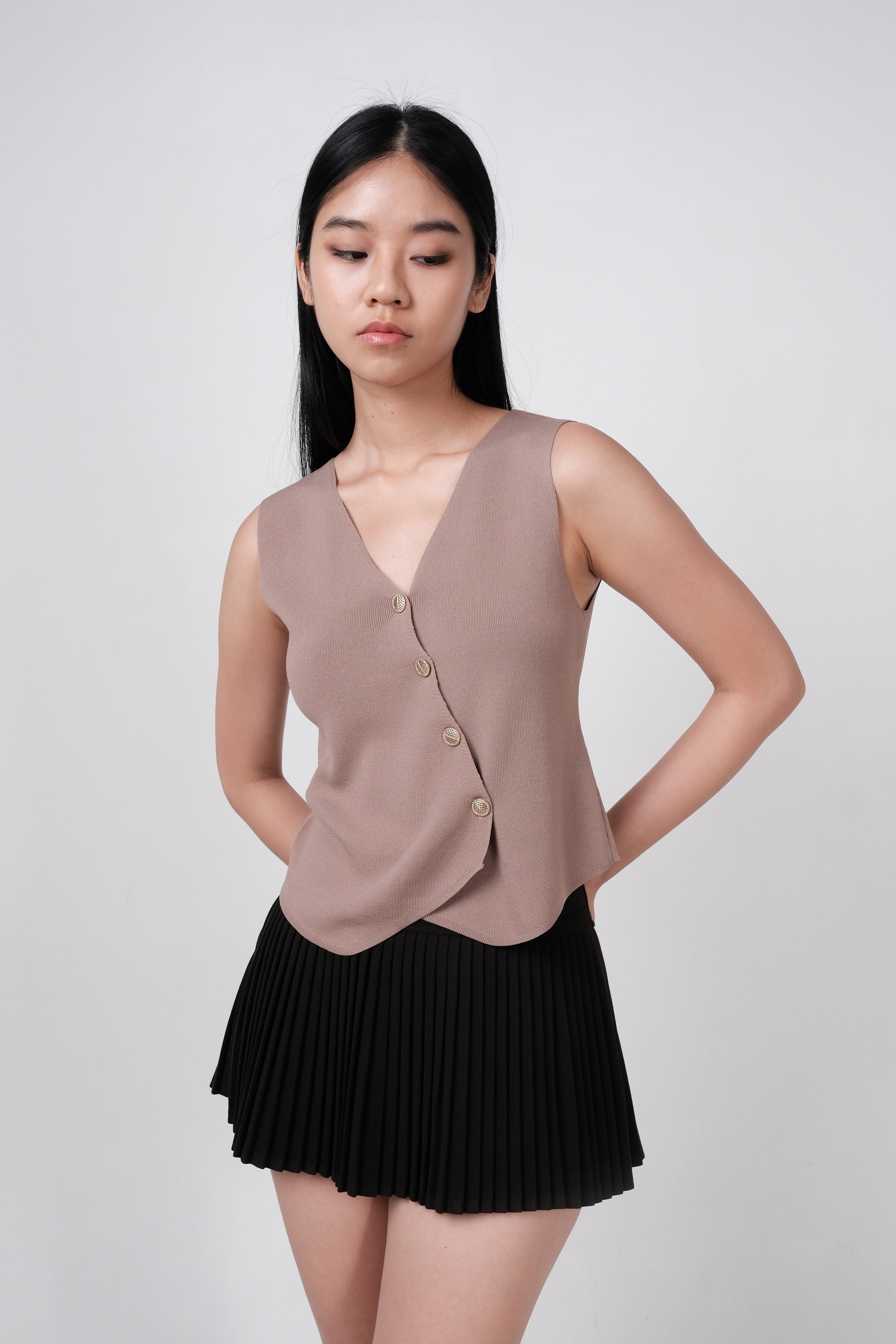 GAIL SLANT BUTTON VEST TOP (BROWN)